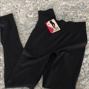 Set if 2 Sofra gray stretch legging NWT/used black
